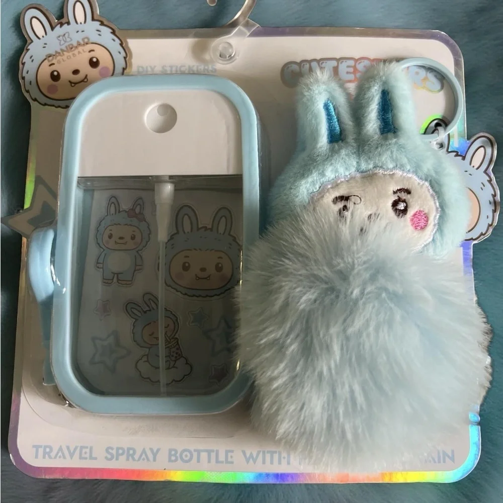 Cute refillable travel spray bottle set with plush bunny keychain  💙
